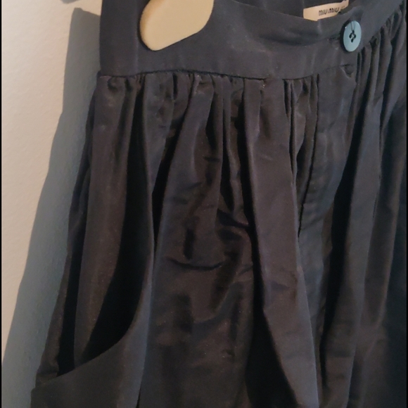 Midi Length Balloon style skirt - Picture 3 of 8